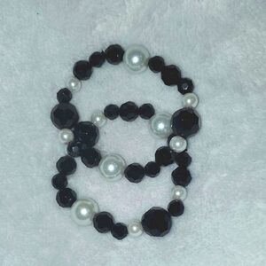 Black and White Beaded Stretch Bracelet Set
